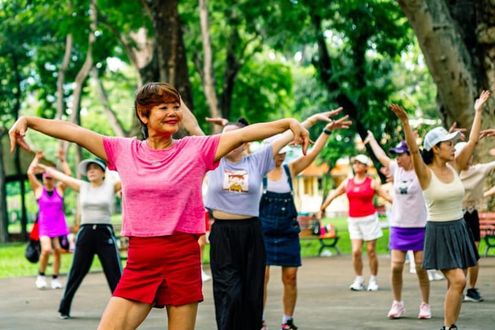 Adopting Healthy Lifestyles Significantly Reduces Long-Term Risk of Multiple Chronic Diseases